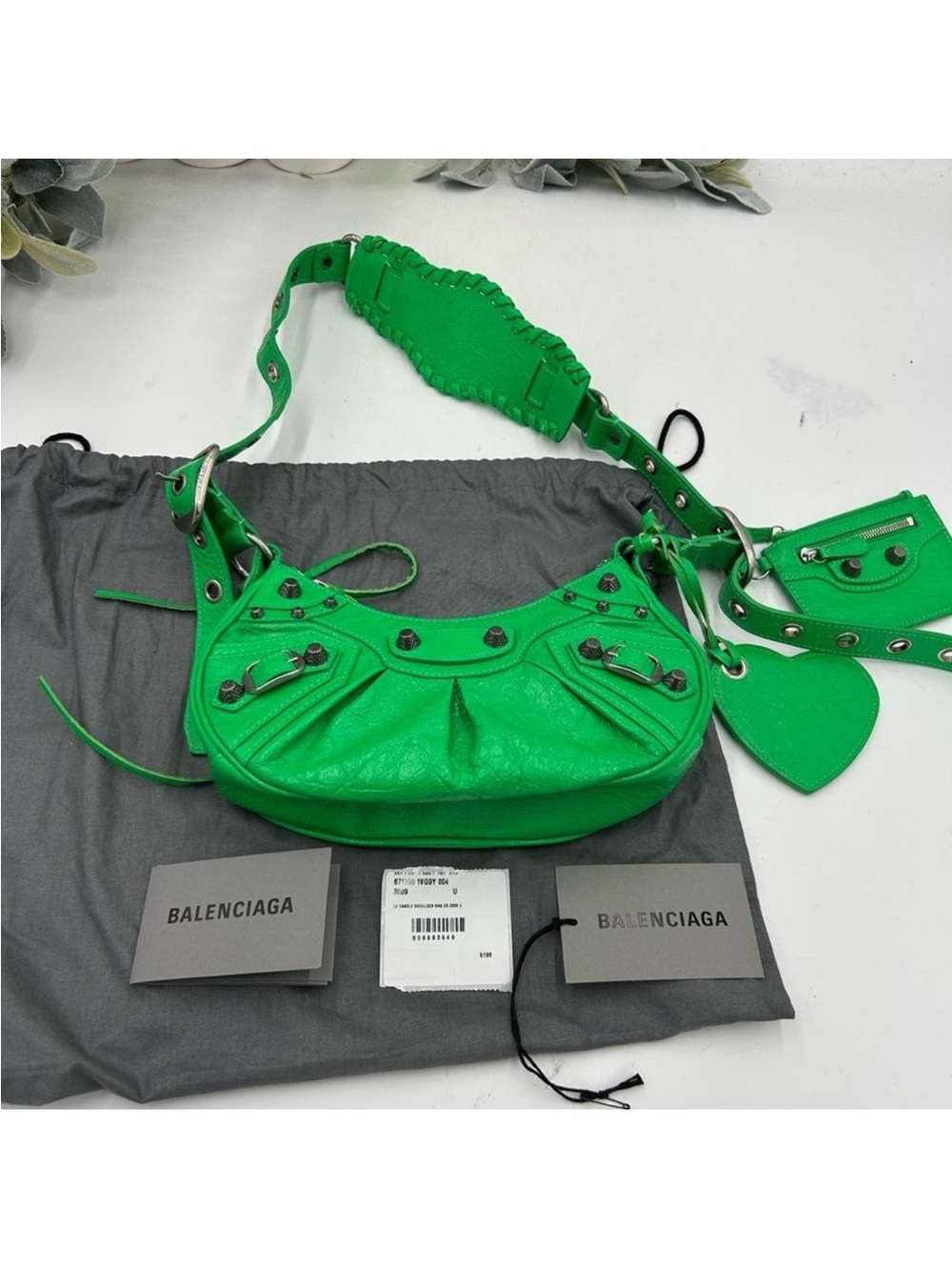 Women’s Balenciaga Le Cagole shoulder bag in vivid green NWT